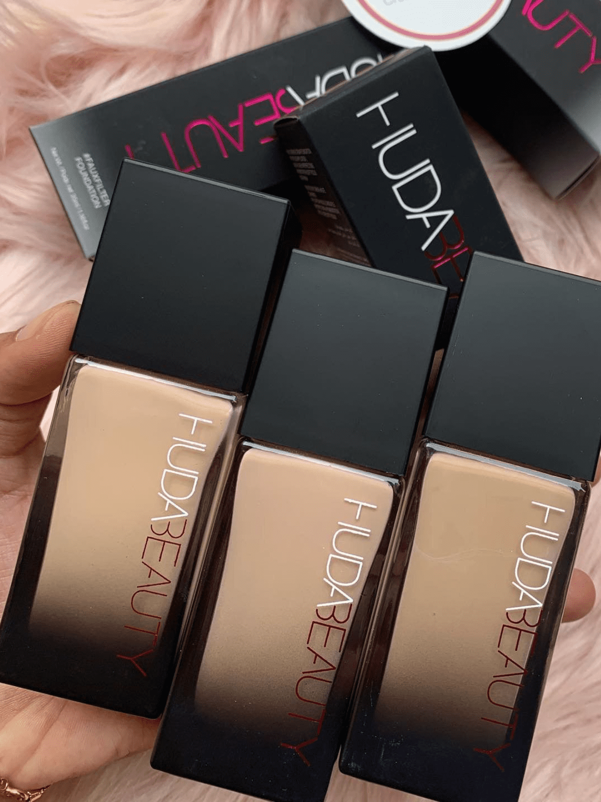 Huda Look Beauty FauxFilter Foundation