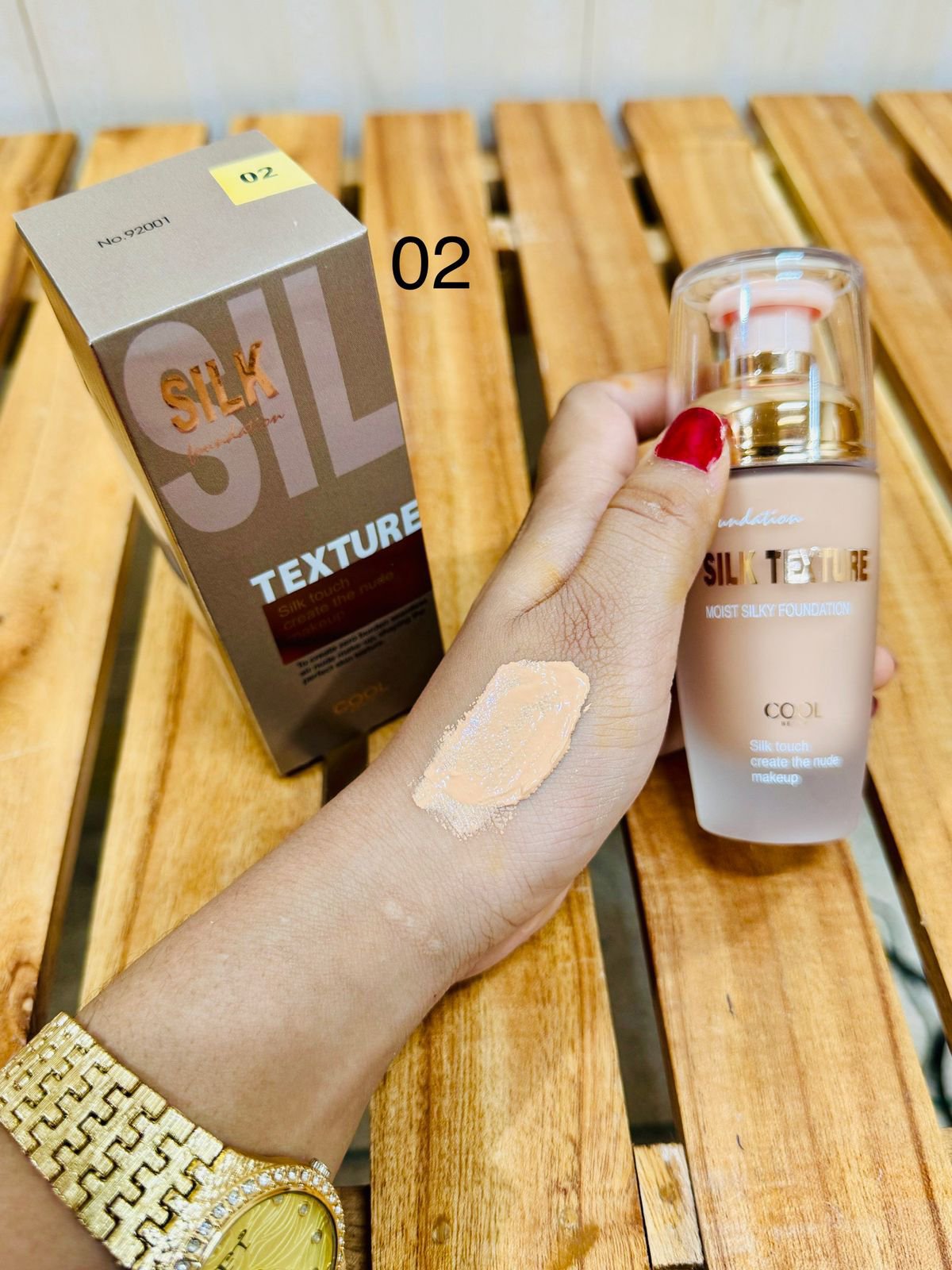 Cool Betty Silk Texture Moist Silky Foundation