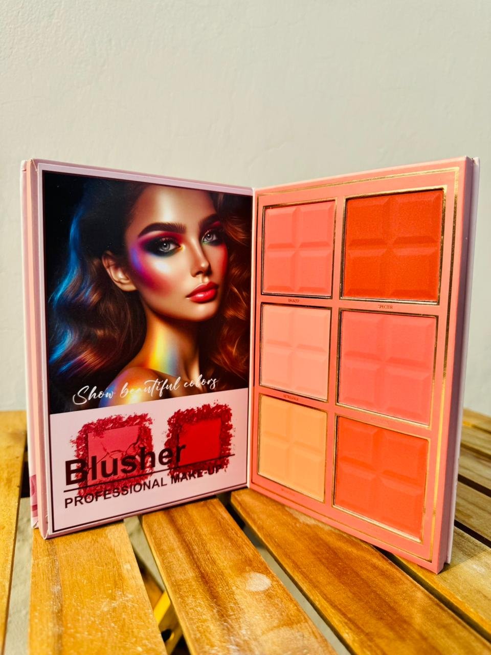 MOCALLURE  4in1 Book Palette (Highlihter, Blush , Eye shadow)