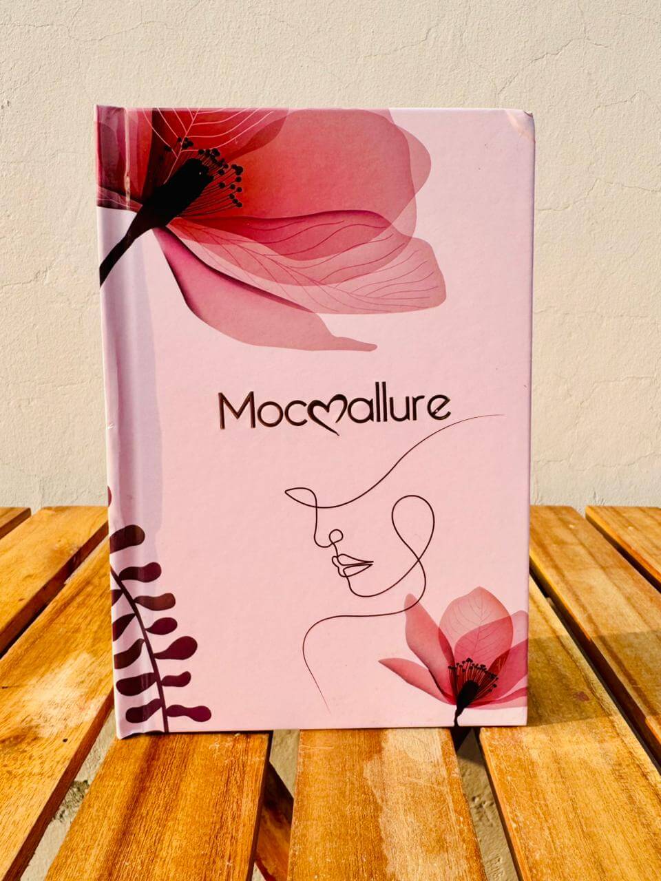 MOCALLURE  4in1 Book Palette (Highlihter, Blush , Eye shadow)