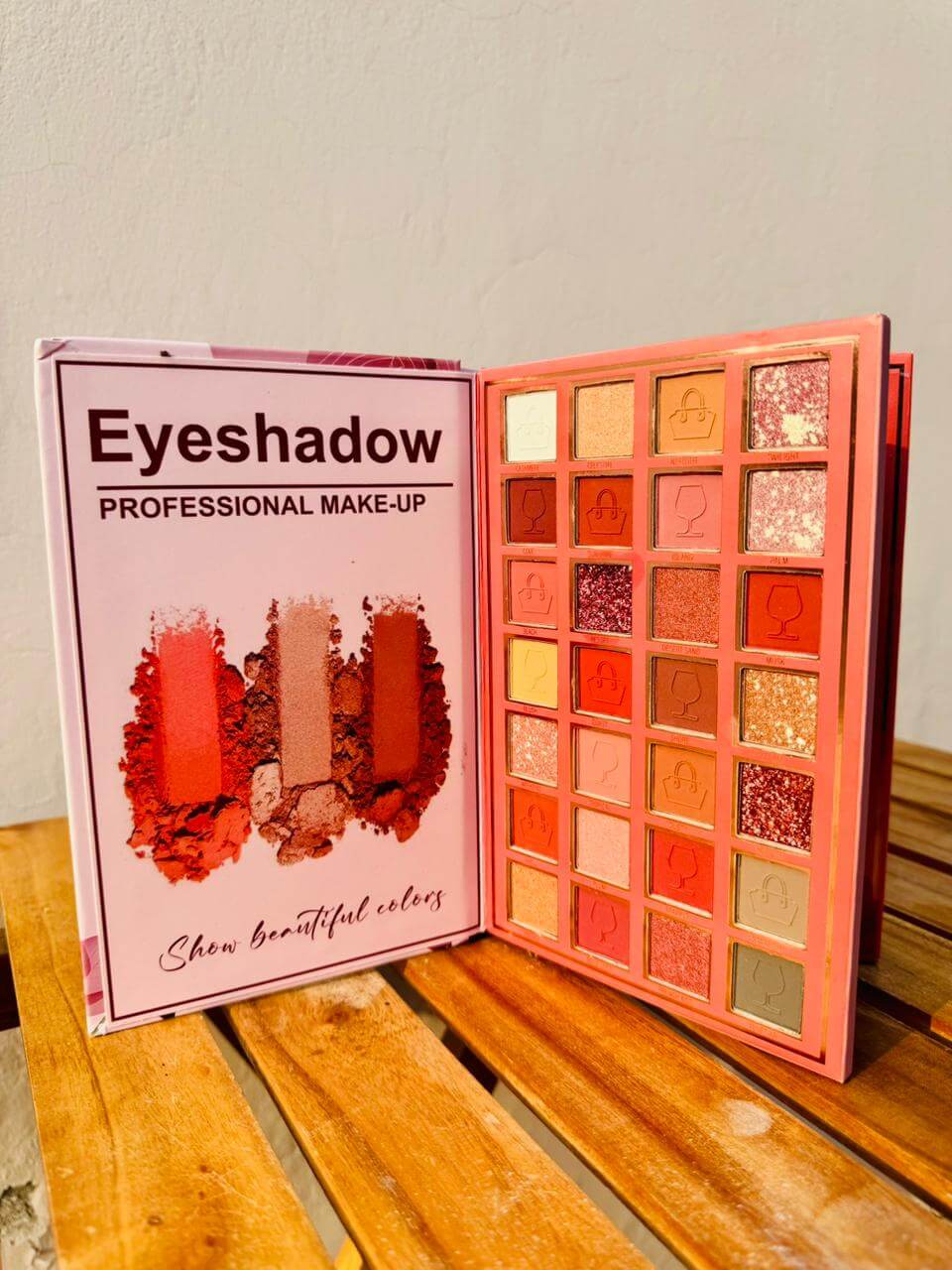 MOCALLURE  4in1 Book Palette (Highlihter, Blush , Eye shadow)