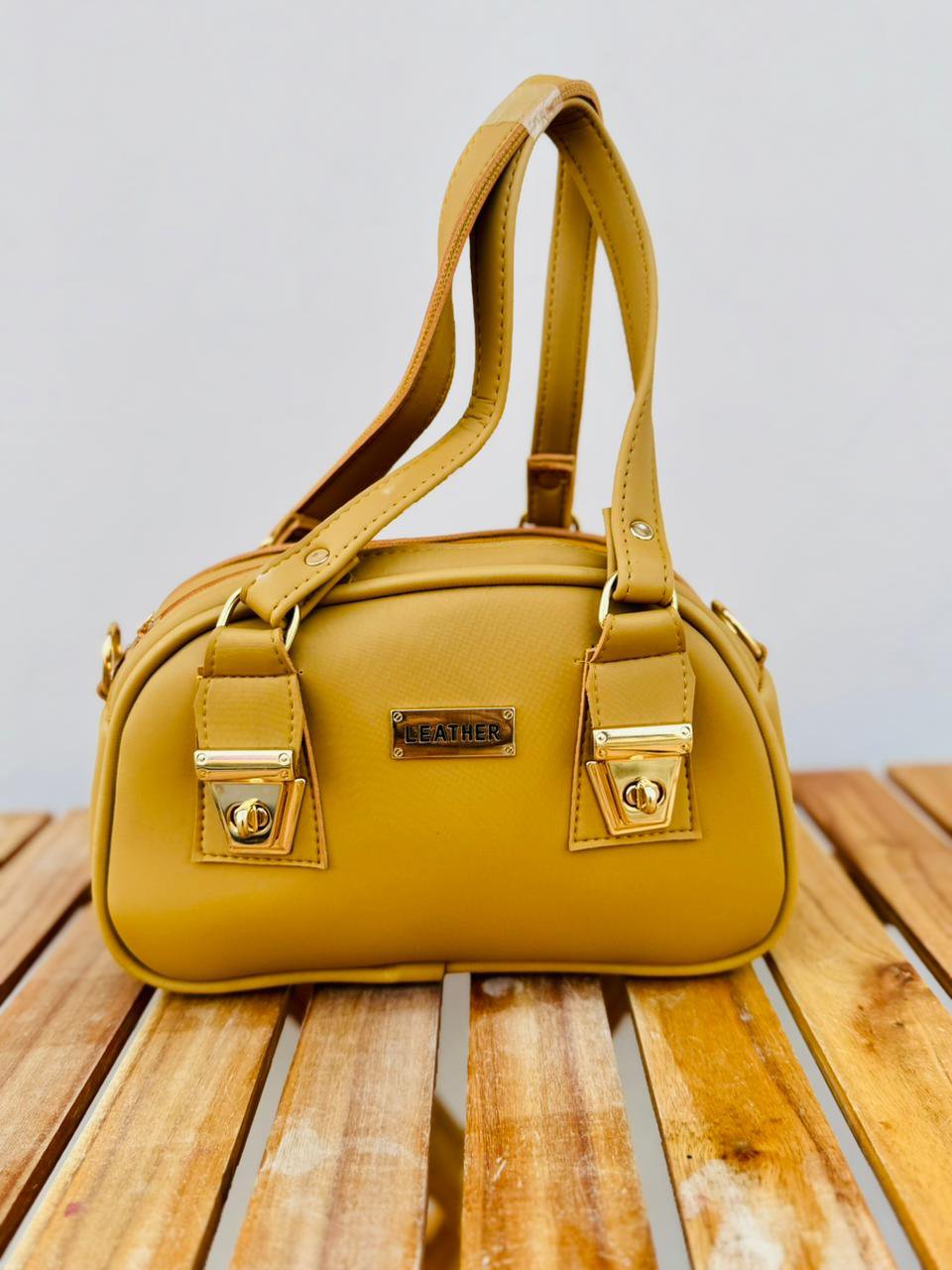 Vintage Leather D style Ladies Hand bag | Shoulder bag