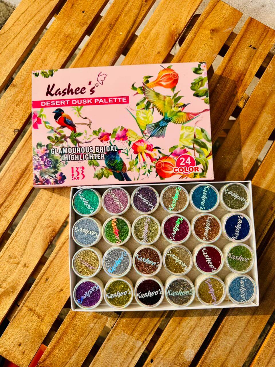 KASHEE'S Glitter Desert Dusk Glamourous Highlighter Palette - Image 2