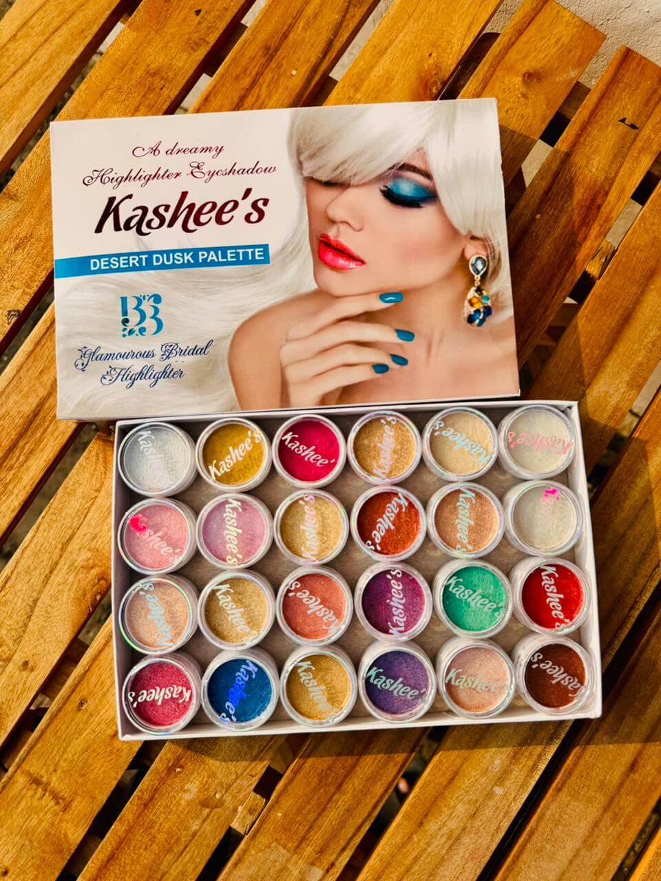 KASHESS'S Desert Dusk Highlighter Eye Shadow Palette